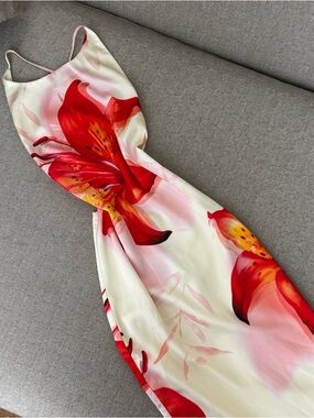 PLT Petite Cream Floral Open Back Maxi Dress